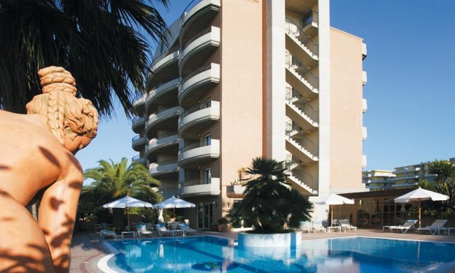 Torre Del Mar Residence